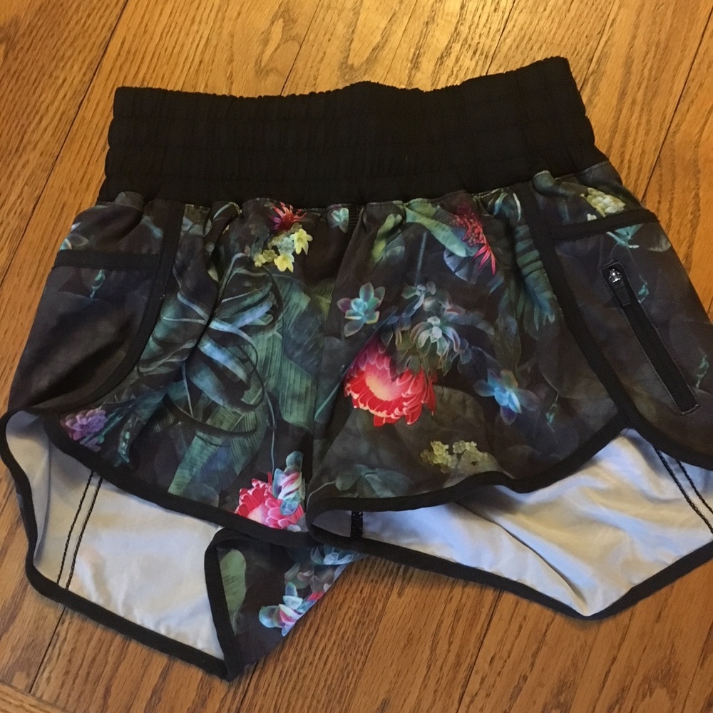 Lululemon Running Shorts - new with tags cut